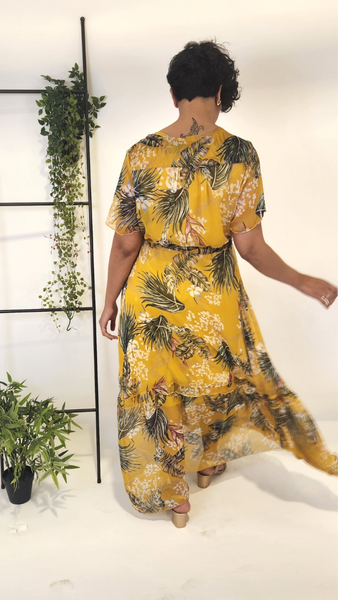 שמלה פרחונית צהוב חרדל ריזורט