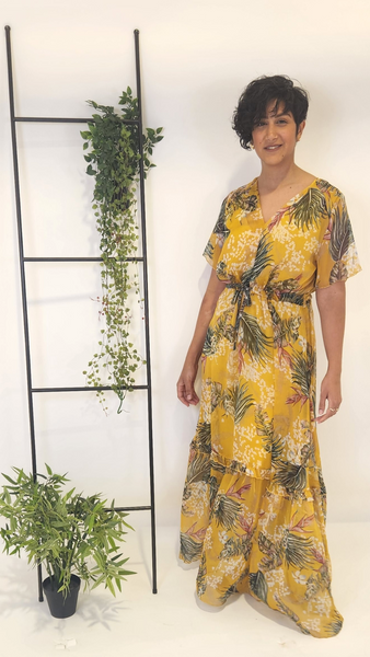 שמלה פרחונית צהוב חרדל ריזורט