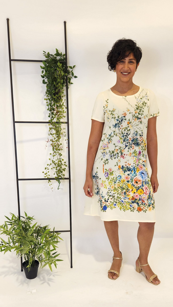 A מלאני לבן פרחוני שמלה בגזרת