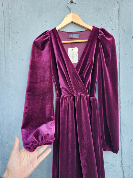 מעטפת קטיפה שרוול ארוך סגול חציל