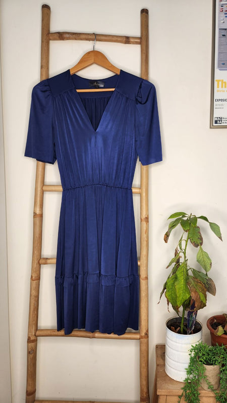 שמלת בלרינה שמלה בגזרה ישרה בירוק אבוקדו מושלם