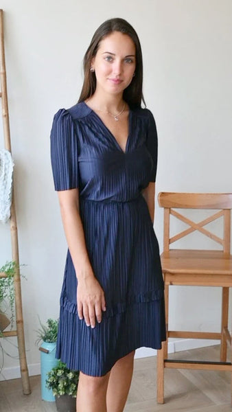 לני כחול כהה