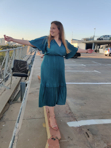 שמלת מלאניה מידי ירוק מושלם