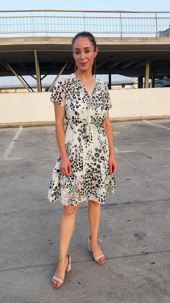 ריזורט קצרה מודפס לבן