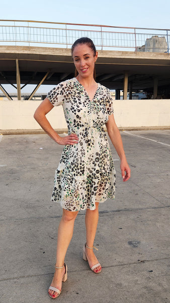 ריזורט קצרה מודפס לבן